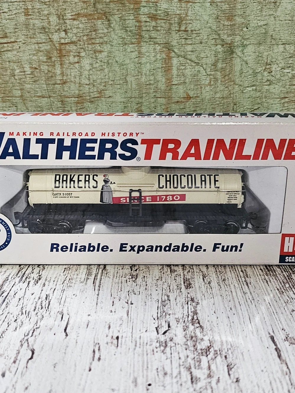 Walthers Trainline 931-1615 Baker's Chocolate HO Scale 40ft Tank Car